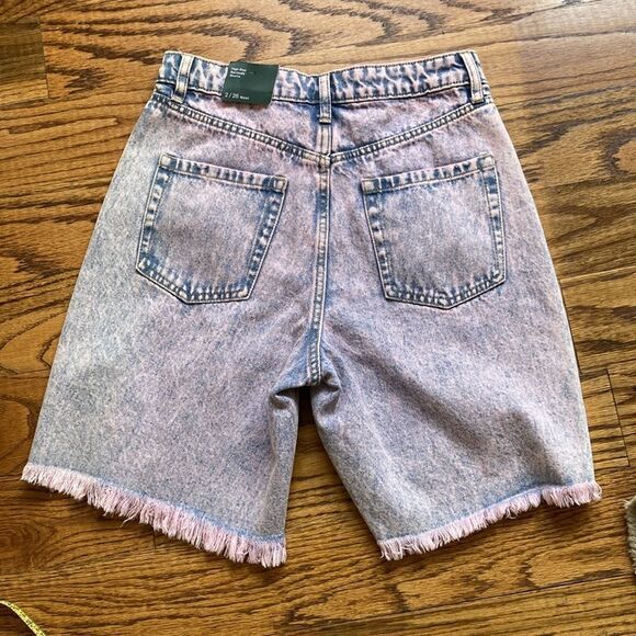 Acid Wash High Rise Distressed Bermuda Shorts Size 2 New With Tags - Picture 5 of 15